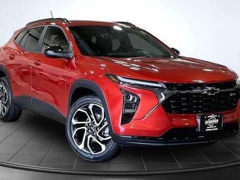 Used 2024 Chevrolet Trax RS FWD image 12