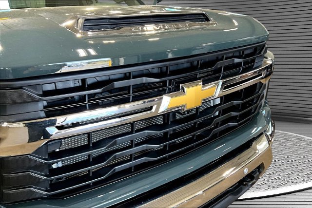 Certified 2025 Chevrolet Silverado 2500 LT w/ All Star Edition AWD/4WD image 32