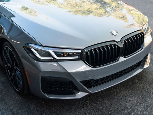 Used 2021 BMW 530i w/ M Sport Package RWD image 6
