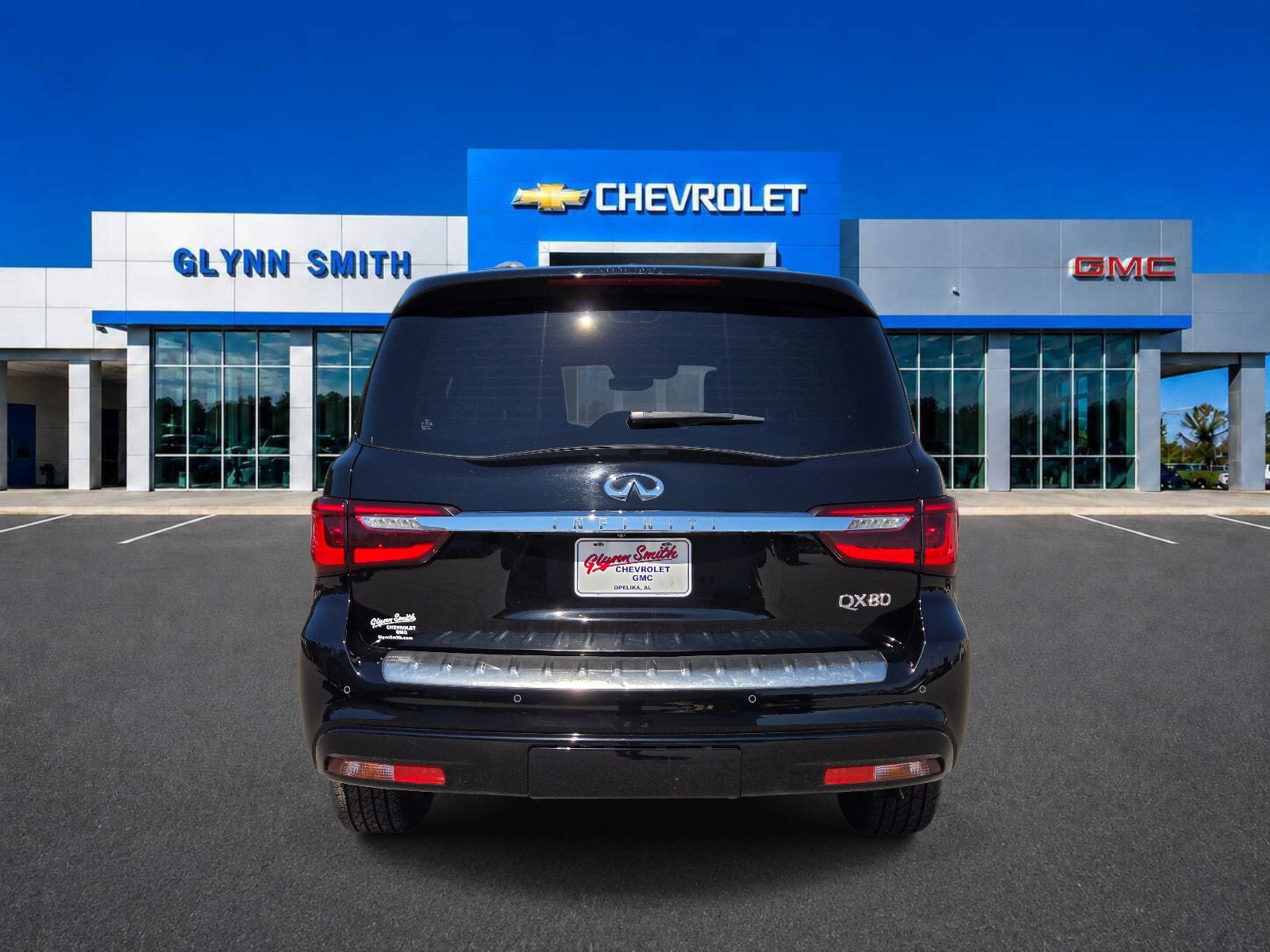 Used 2023 INFINITI QX80 Sensory w/ All-Season Package RWD image 8