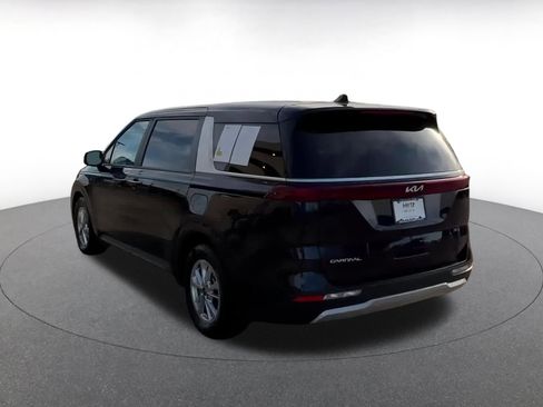Used 2024 Kia Carnival LX image 11