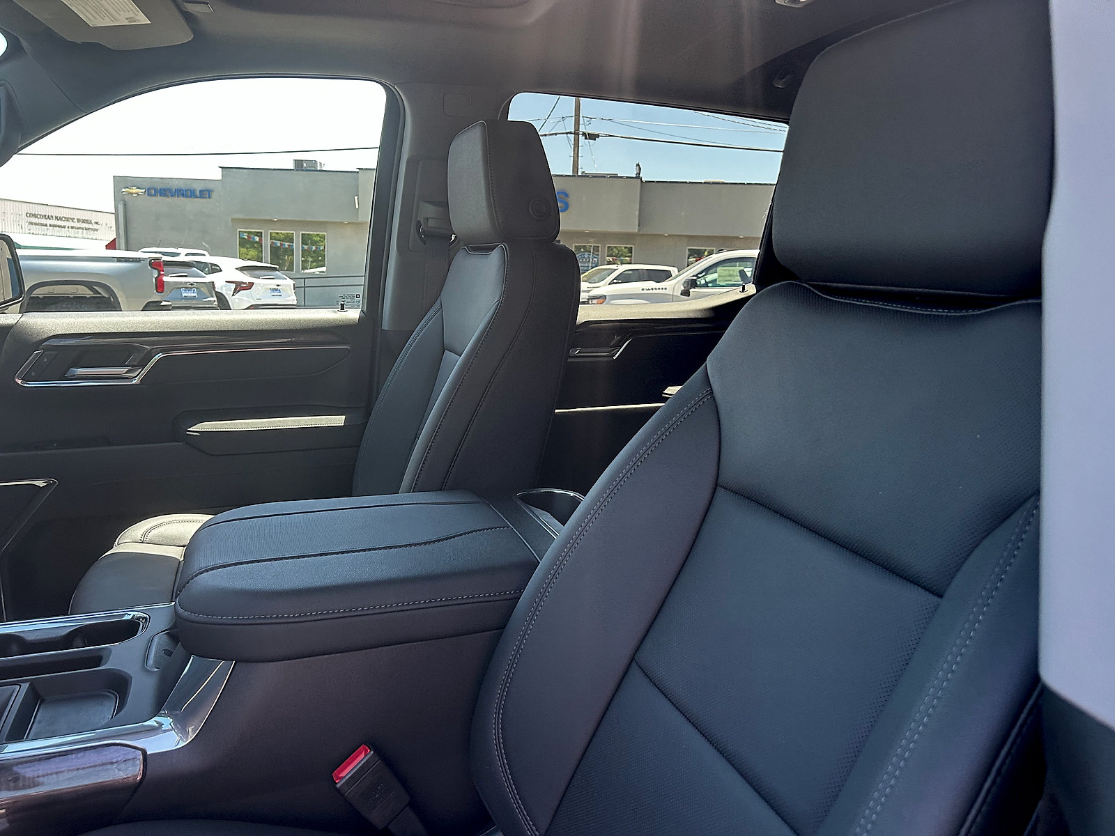 New 2026 Chevrolet Silverado 1500 LTZ w/ LTZ Premium Package AWD/4WD image 14