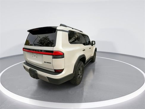 Used 2024 Lexus GX 550 image 7