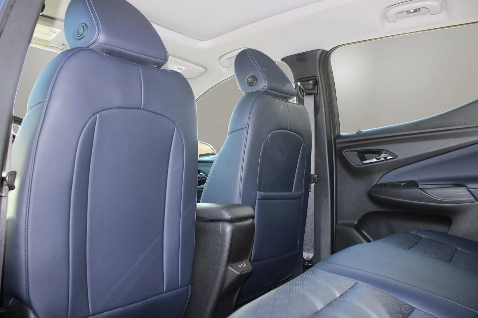 Used 2022 Chevrolet Bolt EUV Premier w/ Launch Edition FWD image 13