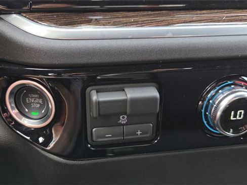 New 2026 GMC Sierra 2500 SLE w/ Preferred Package image 34