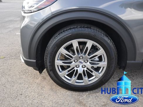 Used 2025 Ford Explorer Platinum RWD image 9