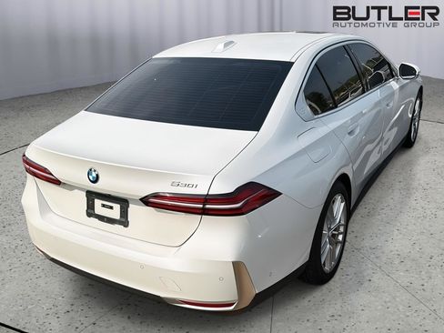 Certified 2024 BMW 530i image 8