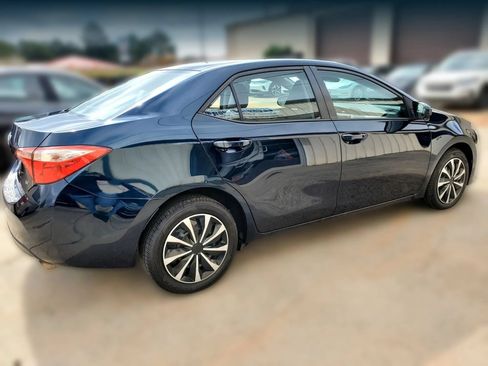 Used 2018 Toyota Corolla LE w/ Carpet Mat Package (TMS) FWD image 18