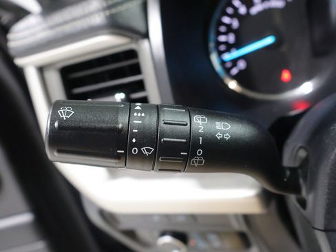Used 2023 Ford Expedition XLT AWD/4WD image 37