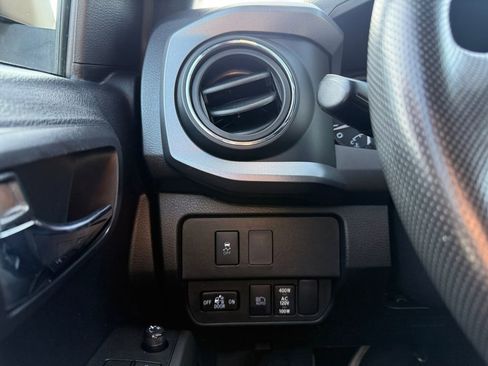 Used 2020 Toyota Tacoma TRD Sport w/ Technology Package image 22