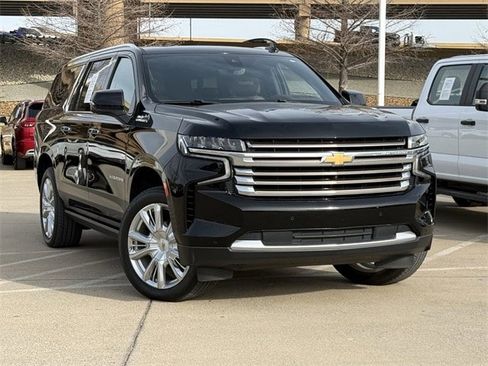 Used 2021 Chevrolet Suburban High Country image 2