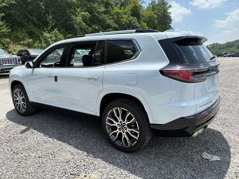 New 2026 GMC Acadia Denali Ultimate AWD/4WD image 3