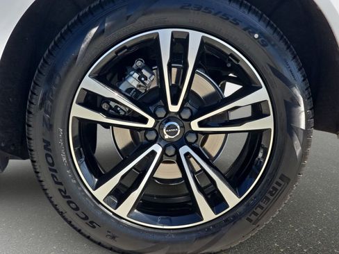 Used 2020 Volvo XC60 T5 Momentum FWD image 37