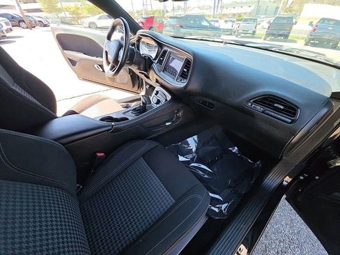 Used 2022 Dodge Challenger SXT w/ Driver Convenience Group AWD/4WD image 25