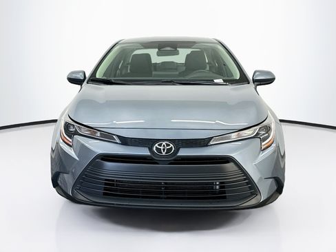 Used 2025 Toyota Corolla LE FWD image 2