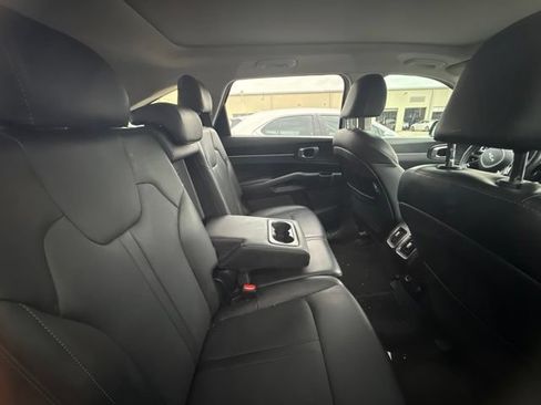 Used 2022 Kia Sorento S w/ Panoramic Sunroof Package FWD image 6