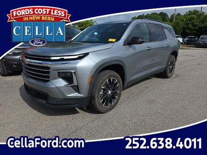 Used 2024 Chevrolet Traverse LT w/ Trailering Package