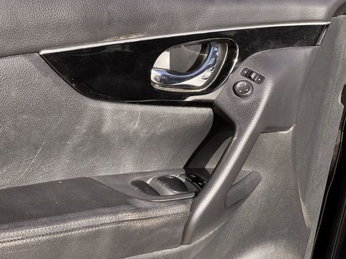 Used 2017 Nissan Rogue Sport SL w/ SL Premium Package image 27