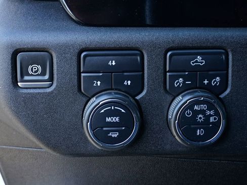 Used 2024 Chevrolet Silverado 3500 LT w/ Convenience Package image 16