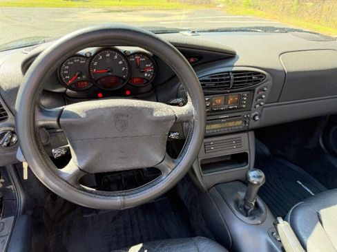 Used 1999 Porsche Boxster 2.5 6cyl Manual trans. image 2