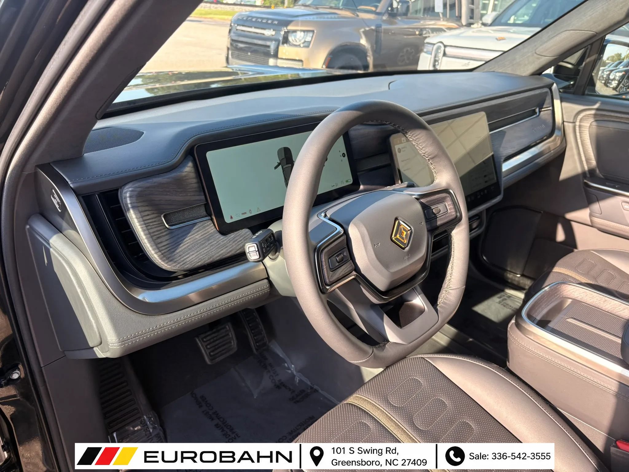 Used 2025 Rivian R1S Adventure Dual AWD/4WD image 8