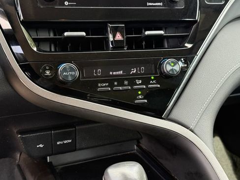 Used 2024 Toyota Camry SE FWD image 19