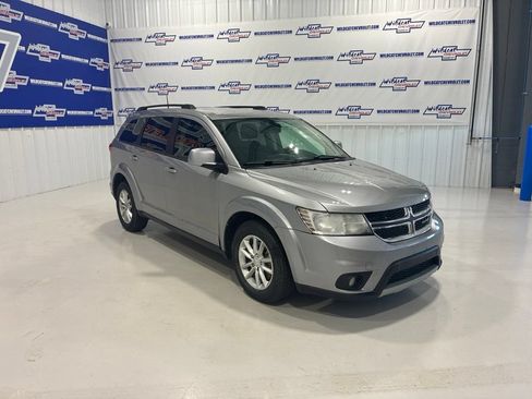 Used 2019 Dodge Journey SE w/ Connectivity Group FWD image 8