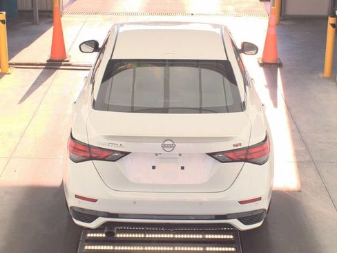 Used 2025 Nissan Sentra SR FWD image 4