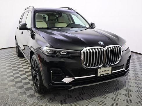 Used 2021 BMW X7 xDrive40i w/ Premium Package AWD/4WD image 9