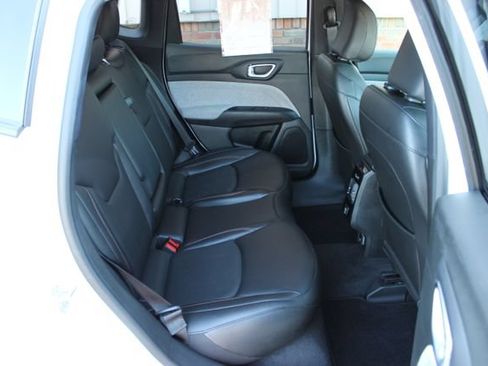 Used 2023 Jeep Compass Latitude AWD/4WD image 36