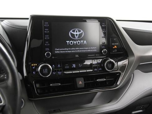 Used 2020 Toyota Highlander Limited image 9
