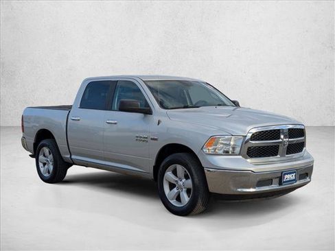 Used 2017 RAM 1500 Classic SLT AWD/4WD image 3