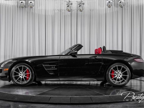 Used 2012 Mercedes-Benz SLS AMG Roadster image 11