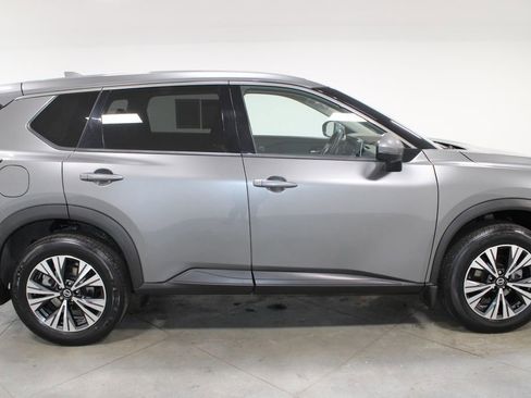 Used 2021 Nissan Rogue SV FWD image 11