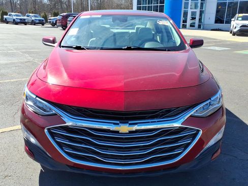 Used 2023 Chevrolet Malibu LT image 2