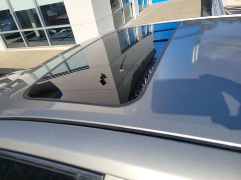 Used 2016 Toyota Camry LE image 18