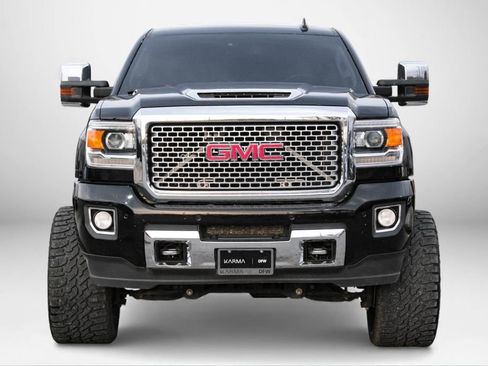 Used 2017 GMC Sierra 2500 Denali w/ Duramax Plus Package image 3