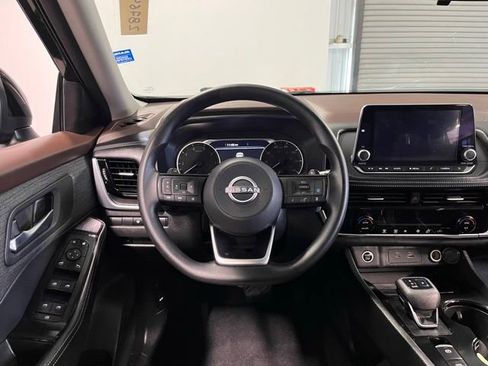 Used 2022 Nissan Rogue SV image 21