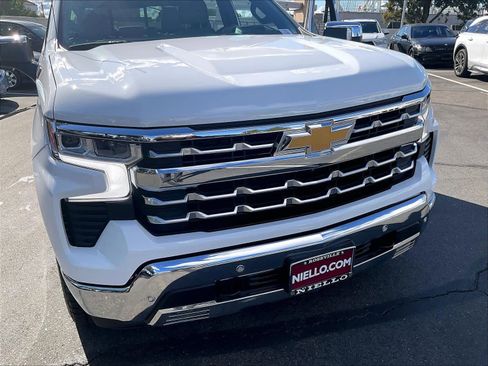 Used 2022 Chevrolet Silverado 1500 LTZ AWD/4WD image 30