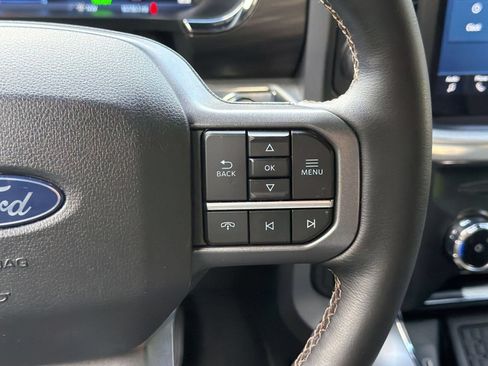 Used 2025 Ford F150 Lariat AWD/4WD image 27