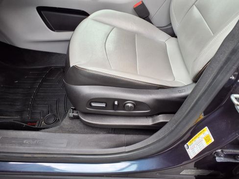 Used 2018 GMC Terrain SLT AWD/4WD image 9