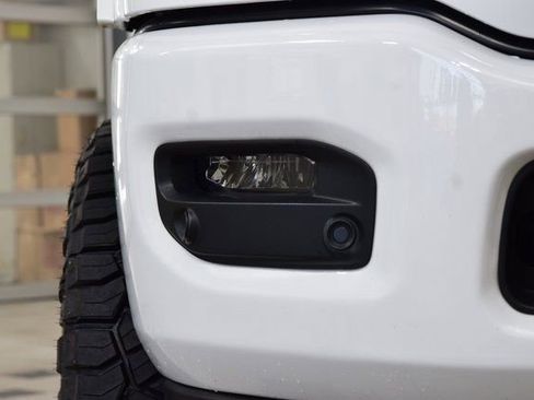 Used 2024 RAM 2500 Limited image 12