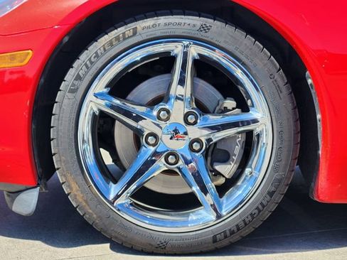 Used 2011 Chevrolet Corvette Convertible w/ Preferred Equipment Group RWD image 10