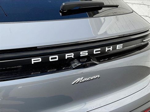 Certified 2025 Porsche Macan Electric image 13