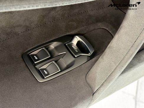 Used 2024 McLaren 750S RWD image 43