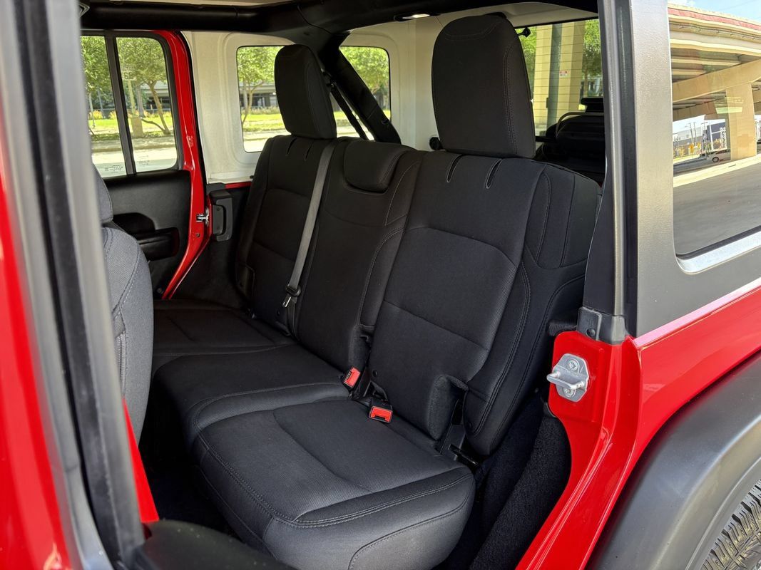 Used 2018 Jeep Wrangler Unlimited Sport S AWD/4WD image 23