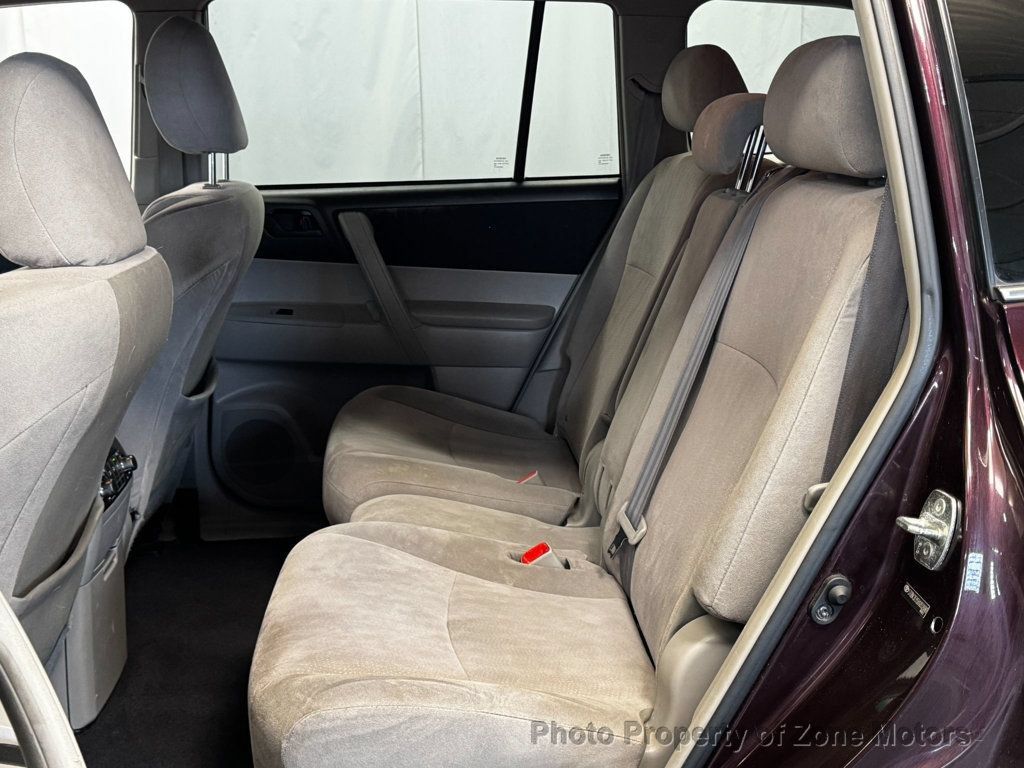 Used 2011 Toyota Highlander 4WD w/ Tow Pkg image 18