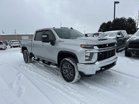 Used 2022 Chevrolet Silverado 2500 LT w/ Convenience Package image 2