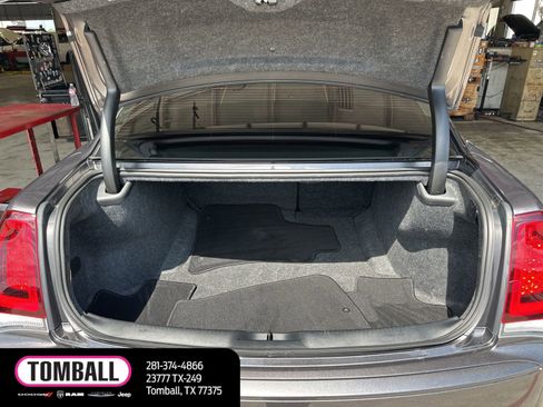 Used 2023 Chrysler 300 Touring w/ Sport Appearance Package RWD image 12