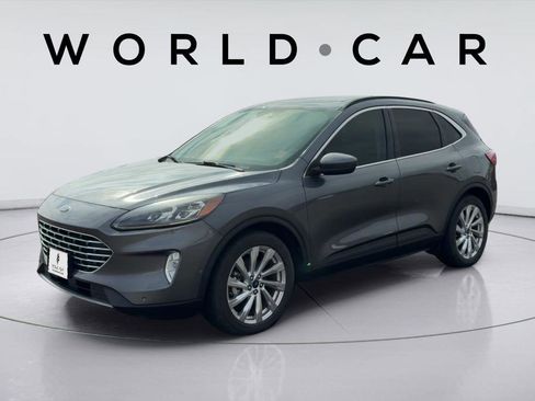 Used 2021 Ford Escape Titanium w/ Titanium Elite Package FWD image 3